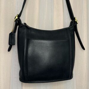 Vintage Coach black leather shoulder bag